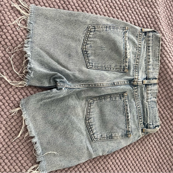 Shorts - Picture 2 of 4